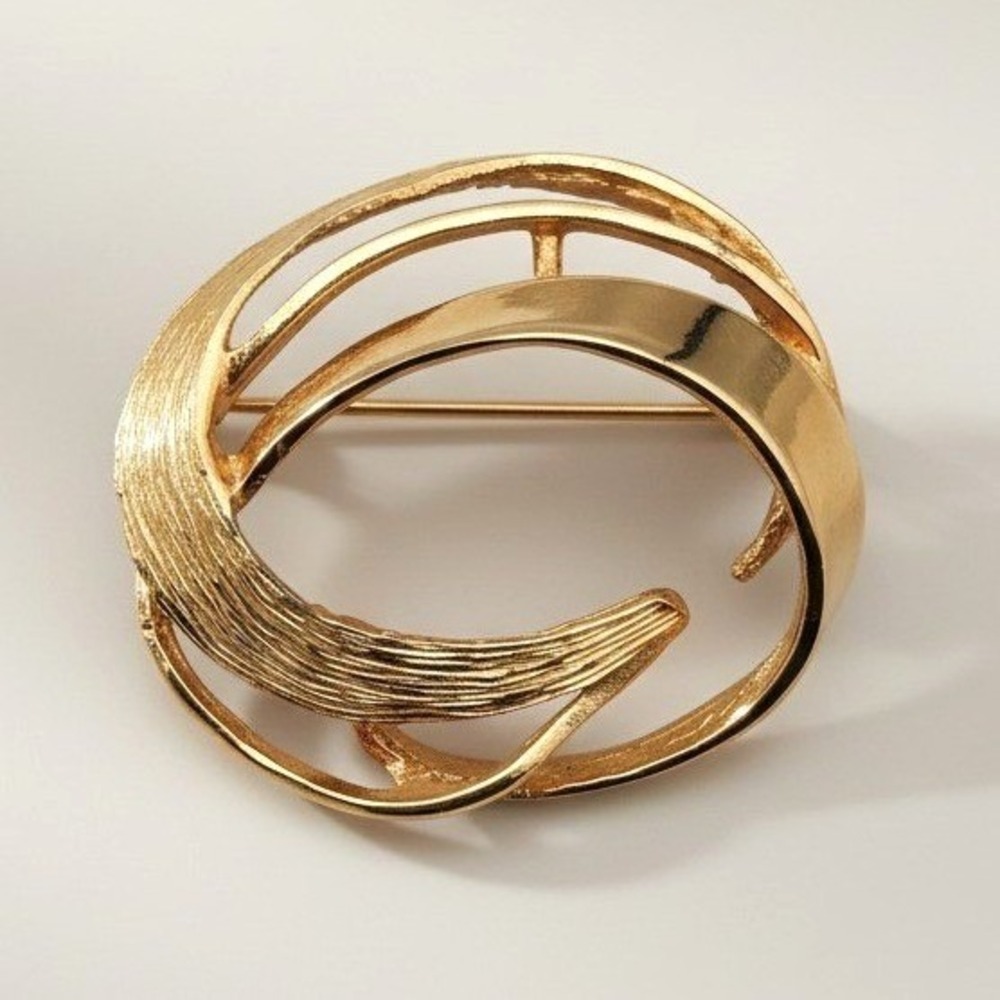 Vtg Abstract Swirl Brooch Gold Tone Textured Open Work 1.5" Pin MCM Geometric